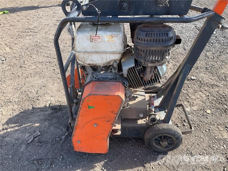 Altrad Osxa01 Walk-Behind Saw Serrarias
