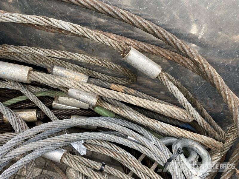  Aluminium Boxes with Steel Cables & Shackles معدات البناء - غير ذلك