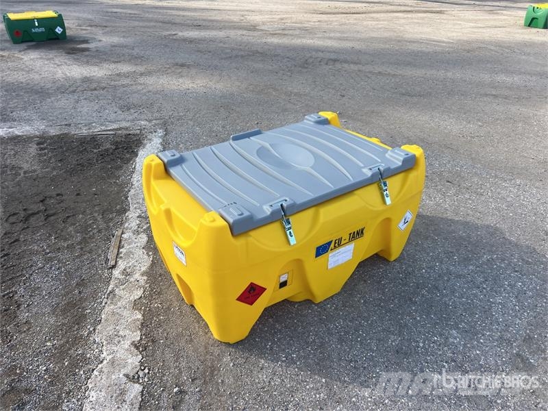 AM Tank Carrytank 330CM 330 L Poly Portable Diesel Tr صهاريج الوقود والصهاريج الإضافية