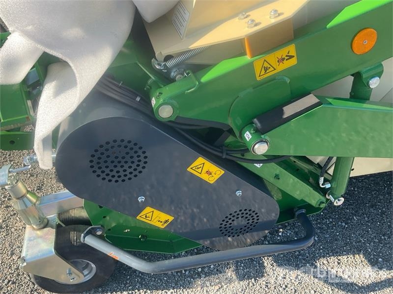 Amazone Grasshopper Drive 1500 SmartCut Pull Type Fairway  Fairway klippere