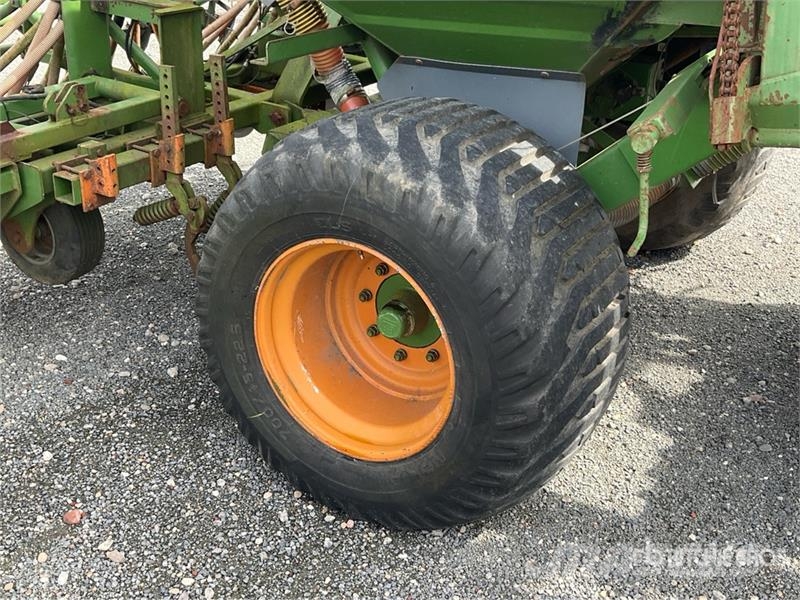 Amazone MC 601 6 m Combination Seed Drill مثاقيب