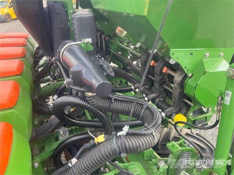 Amazone Precea 4500-2CC Super Air Seeder Drillmaschinen