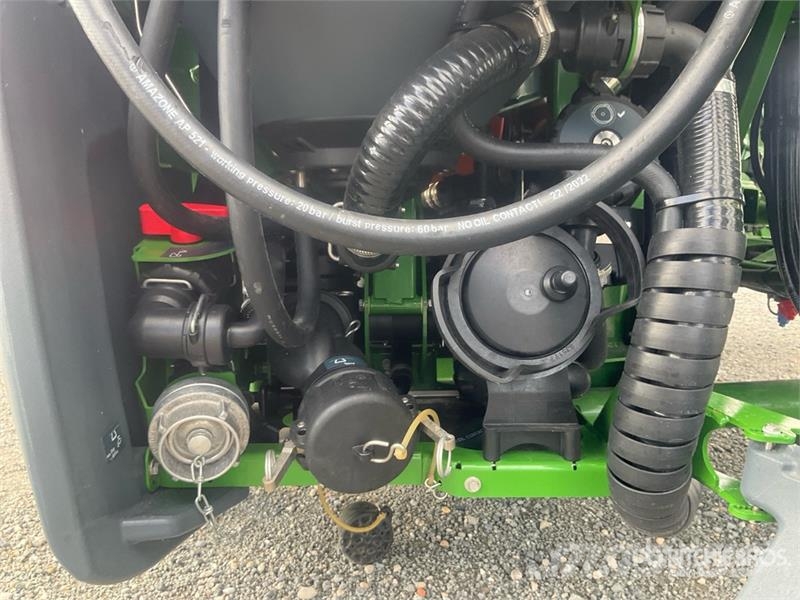 Amazone UF2002 30 m 3-Point Hitch Sprayer Vlečne škropilnice
