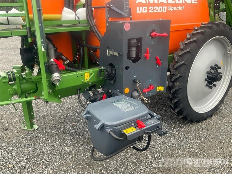 Amazone UG 2200 24 m 3-Point Hitch Sprayer Anhängespritzen