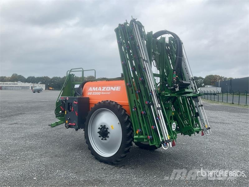 Amazone UG 2200 24 m 3-Point Hitch Sprayer Getrokken spuitmachines