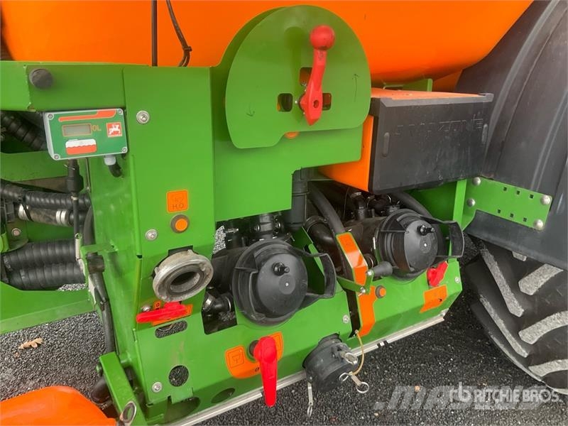 Amazone UX 11200 Super 40 m T/A Pull-Type Sprayer Anhängespritzen