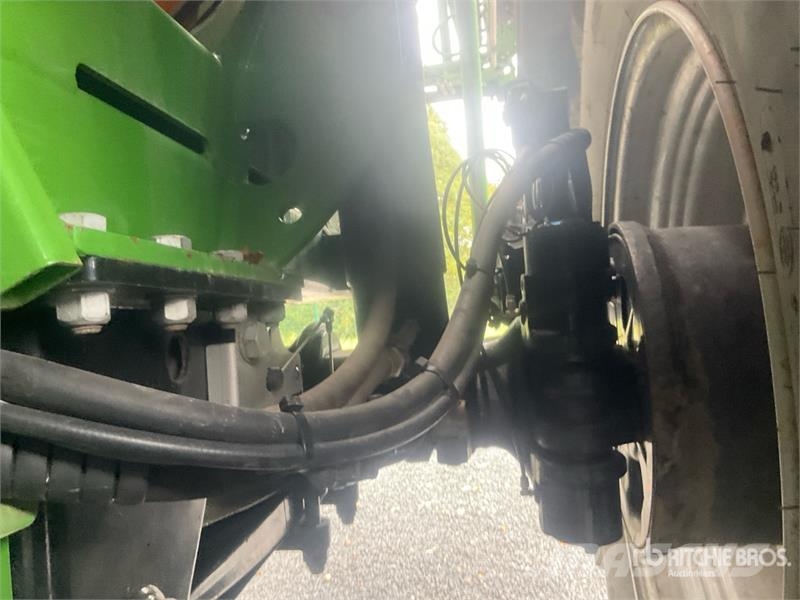 Amazone UX 11200 Super 40 m T/A Pull-Type Sprayer Anhängespritzen