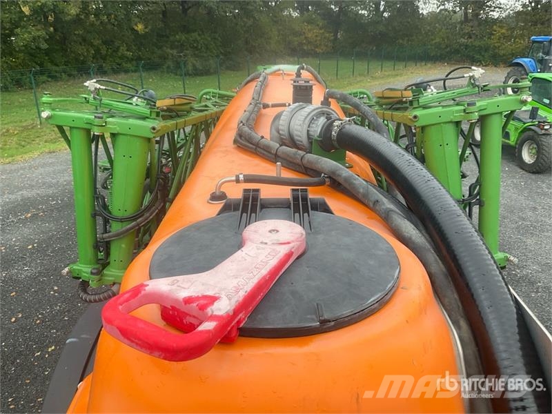 Amazone UX 11200 Super 40 m T/A Pull-Type Sprayer Anhängespritzen