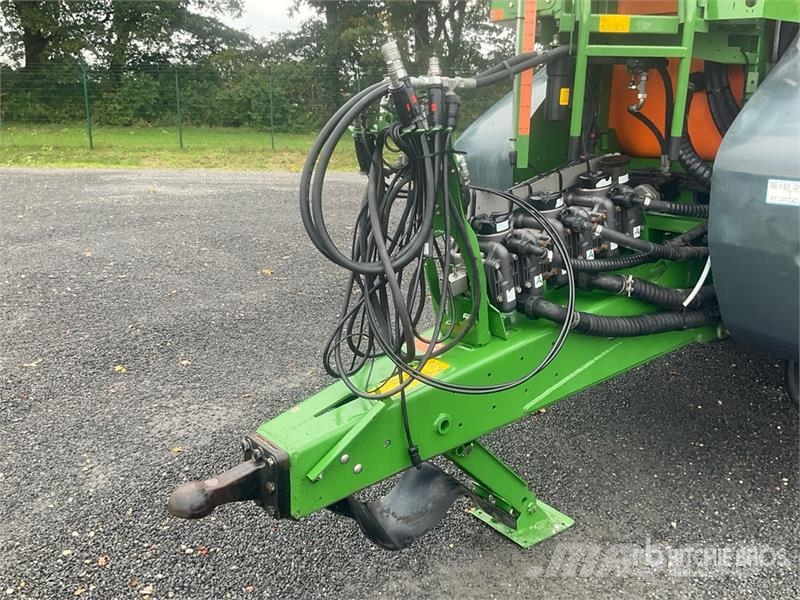 Amazone UX 11200 Super 40 m T/A Pull-Type Sprayer Anhängespritzen