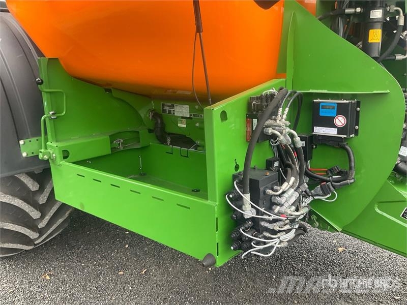 Amazone UX 11200 Super 40 m T/A Pull-Type Sprayer Anhängespritzen
