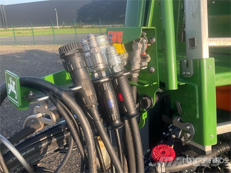 Amazone UX 4201 Super 30 m Pull-Type Sprayer Opryskiwacze zaczepiane