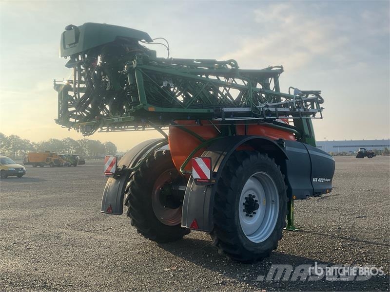 Amazone UX 4201 Super 30 m Pull-Type Sprayer Opryskiwacze zaczepiane