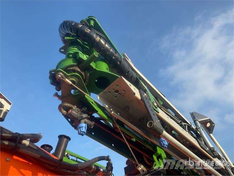Amazone UX 4201 Super 30 m Pull-Type Sprayer Opryskiwacze zaczepiane