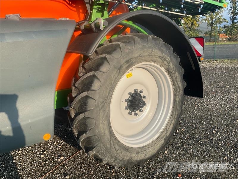 Amazone UX 4201 Super 30 m Pull-Type Sprayer Opryskiwacze zaczepiane