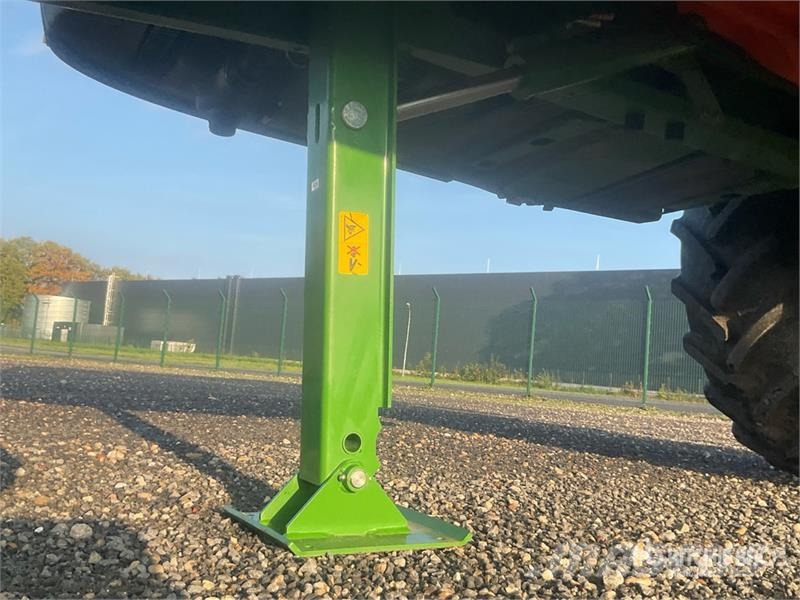 Amazone UX 4201 Super 30 m Pull-Type Sprayer Opryskiwacze zaczepiane