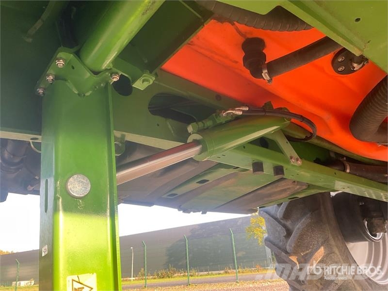 Amazone UX 4201 Super 30 m Pull-Type Sprayer Opryskiwacze zaczepiane