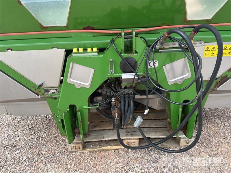 Amazone ZAM Ultra 3000 ProfiS Hydro Fertilizer Spreader Пръскачки на торове