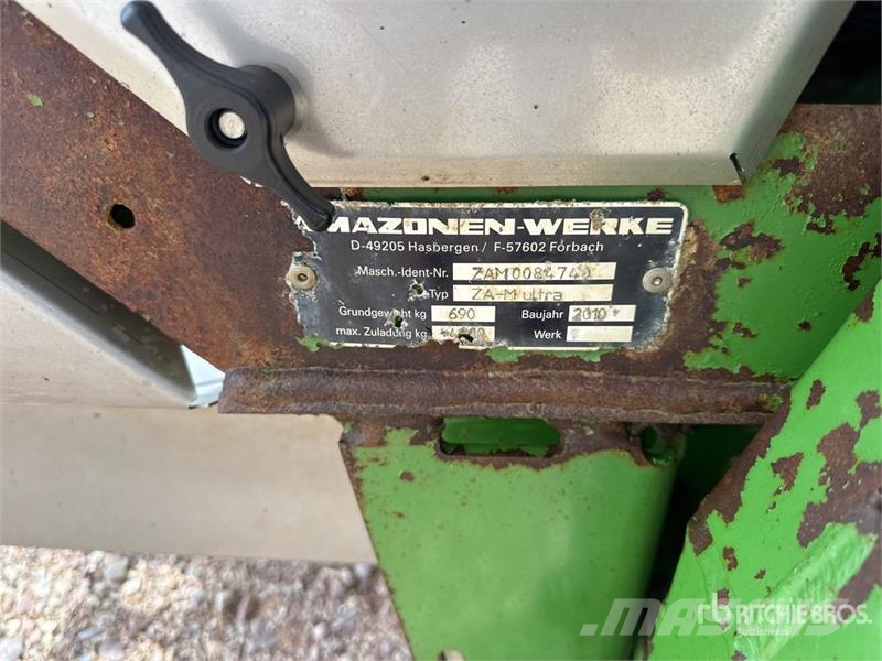Amazone ZAM Ultra 3000 ProfiS Hydro Fertilizer Spreader Vedelväetise külvikud