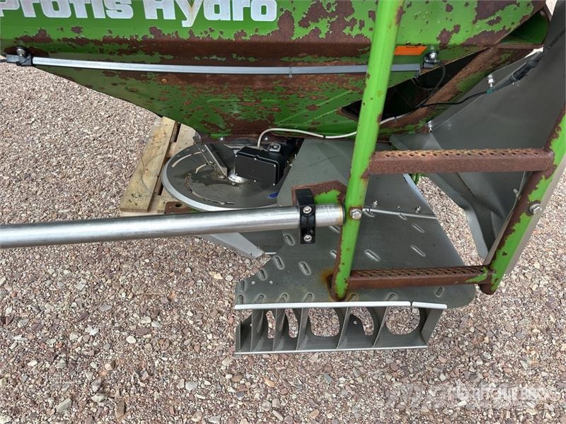 Amazone ZAM Ultra 3000 ProfiS Hydro Fertilizer Spreader Vedelväetise külvikud