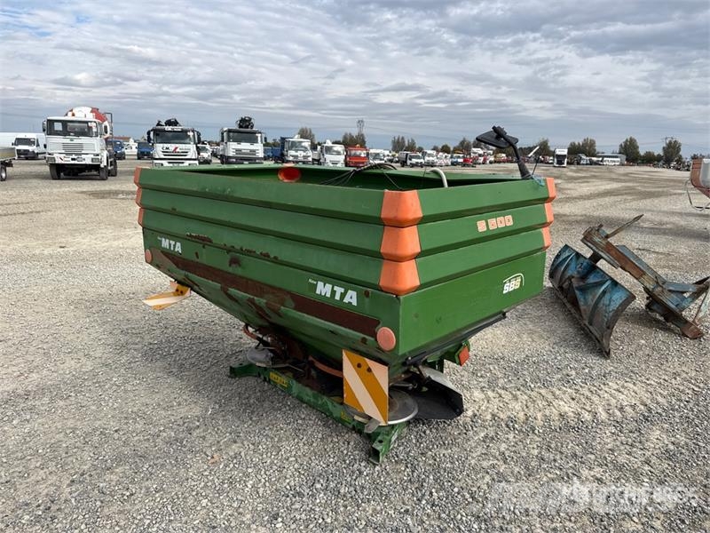 Amazone ZAM500 Fertilizer Spreader معدات رش أسمدة