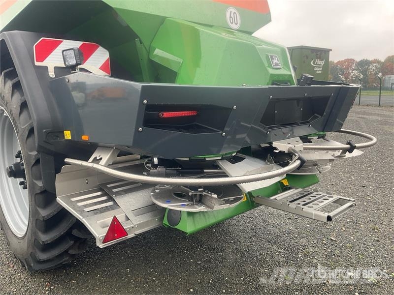 Amazone ZG-TS 7501 ProfisPro Pull-Type Fertilizer Spreader Flüssigdüngerstreuer