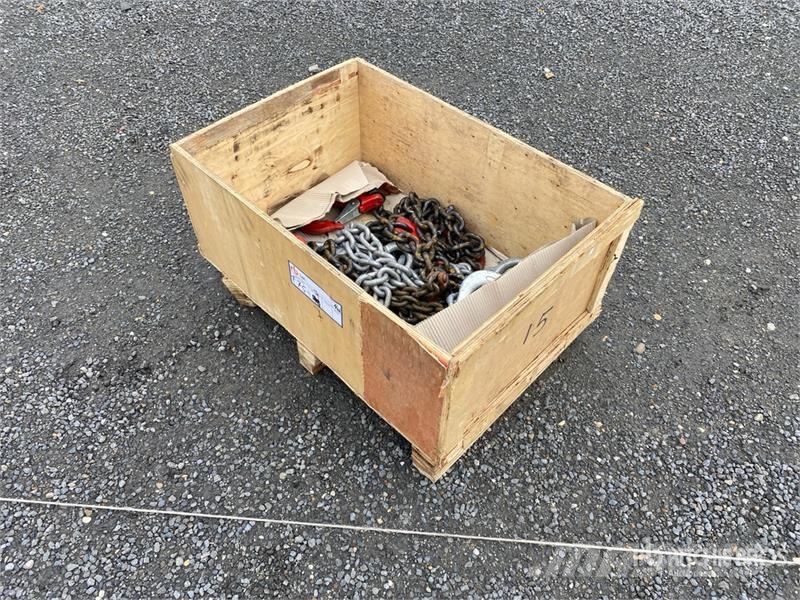  Assortment of Chain Slings Sonstige Baumaschinen