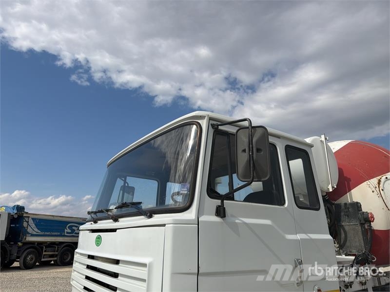 Astra BM201 4x2 Mixer Truck Betonkeverők/Betonpumpák