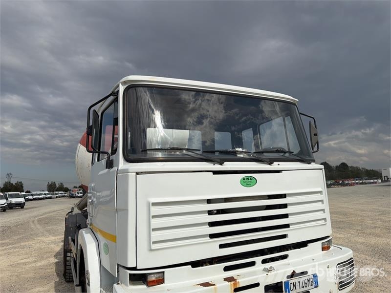 Astra BM201 4x2 Mixer Truck Betonkeverők/Betonpumpák
