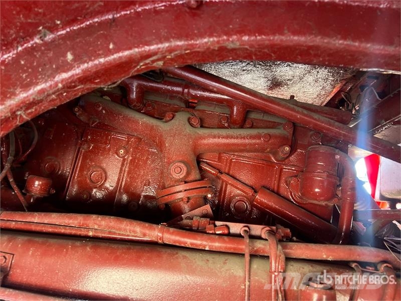 Astra BM201 T/A Dump Truck (Inoperable) ダンプ