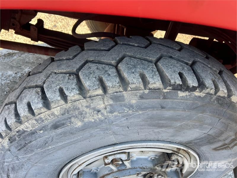 Astra BM201 T/A Dump Truck (Inoperable) ダンプ