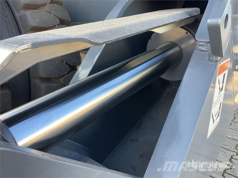 Atlas 300 MH Wheel Material Handler (Unused) Construction - Others