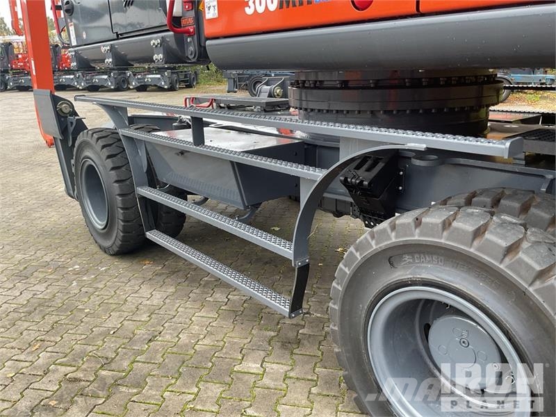 Atlas 300MH Material Handler/ Wheel Material Handler (Un معدات البناء - غير ذلك