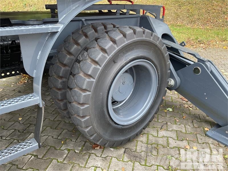 Atlas 300MH Material Handler/ Wheel Material Handler (Un معدات البناء - غير ذلك