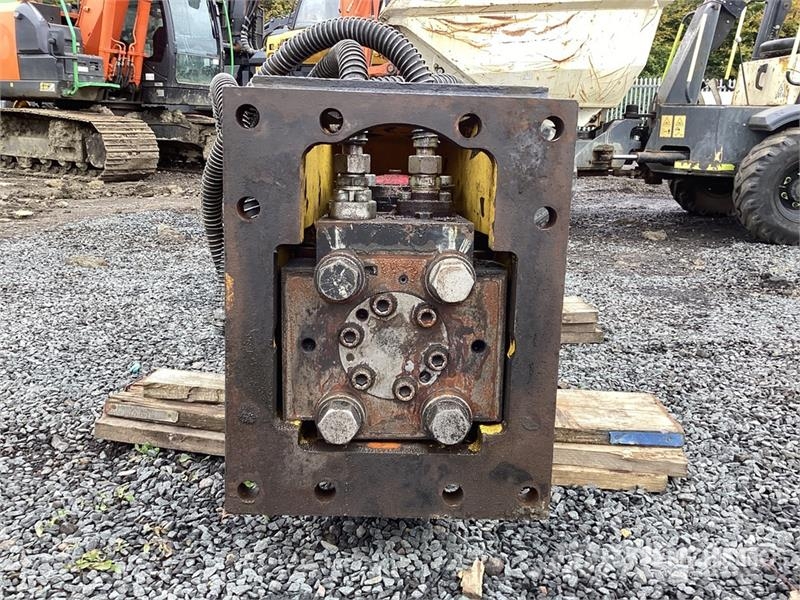 Atlas Copco MB1700 Hammers / Breakers