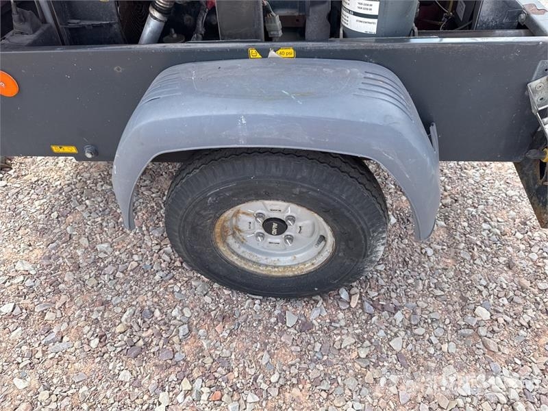 Atlas Copco Mobile Compresseur A Air Air Compressor (Inoperabl مكابس