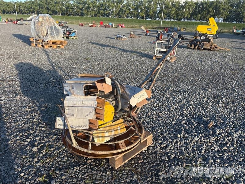 Atlas Copco of (6) Atlas Copco BG370 Power Trowel Flügelglätter