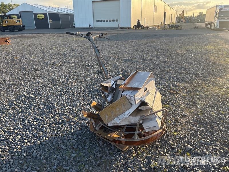 Atlas Copco of (6) Atlas Copco BG370 Power Trowel Flügelglätter
