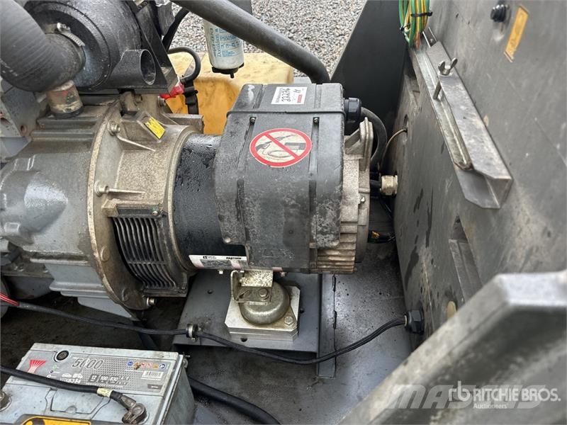 Atlas Copco QAX20 20 kVA Mobile Generator Set Dizelski agregati