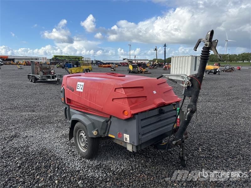 Atlas Copco XAS97 Mobile Air Compressor (Inoperable) Компресори