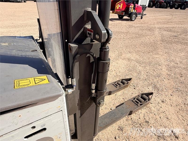 Atlet Alto 1500 kg Gerbeur Electrique Electric Stacker Stand-in stackers
