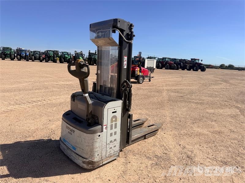 Atlet Alto 1500 kg Transpalette Electrique Electric Stac Samohybné vozíky