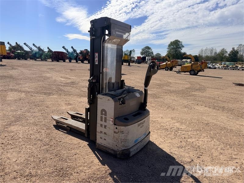 Atlet Alto 1500 kg Transpalette Electrique Electric Stac Samohybné vozíky