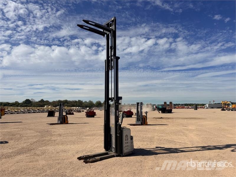 Atlet Alto 1500 kg Transpalette Electrique Electric Stac Samohybné vozíky