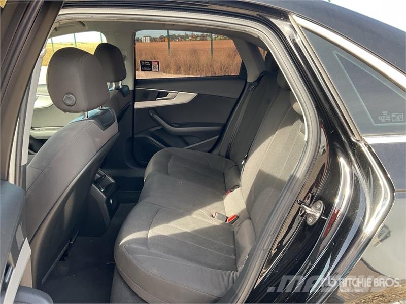Audi A4 سيارات