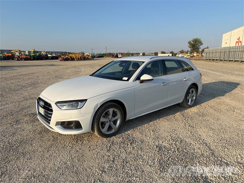 Audi A4 Automobily