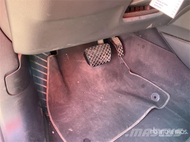 Audi A4 سيارات
