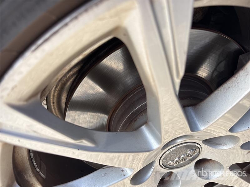 Audi A4 سيارات