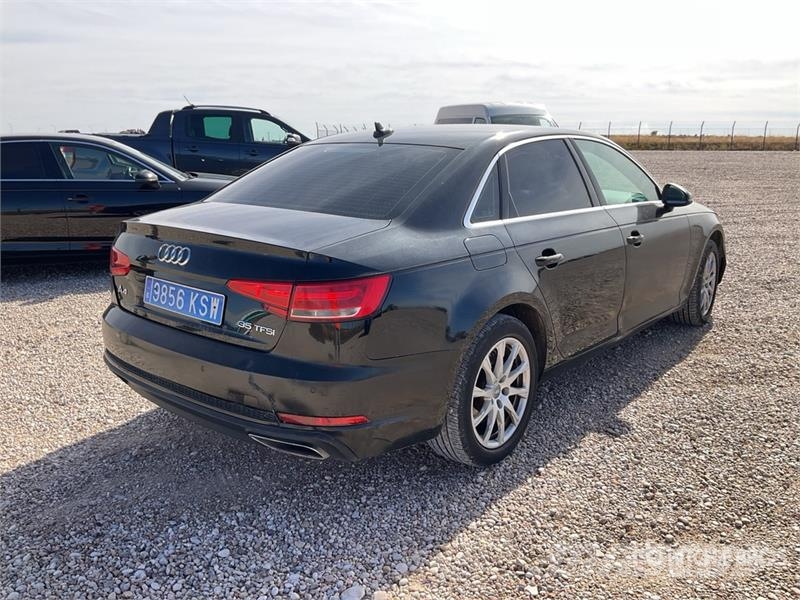 Audi A4 سيارات