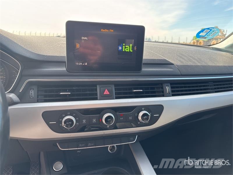 Audi A4 سيارات