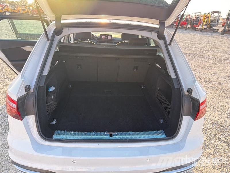 Audi A4 Automobily